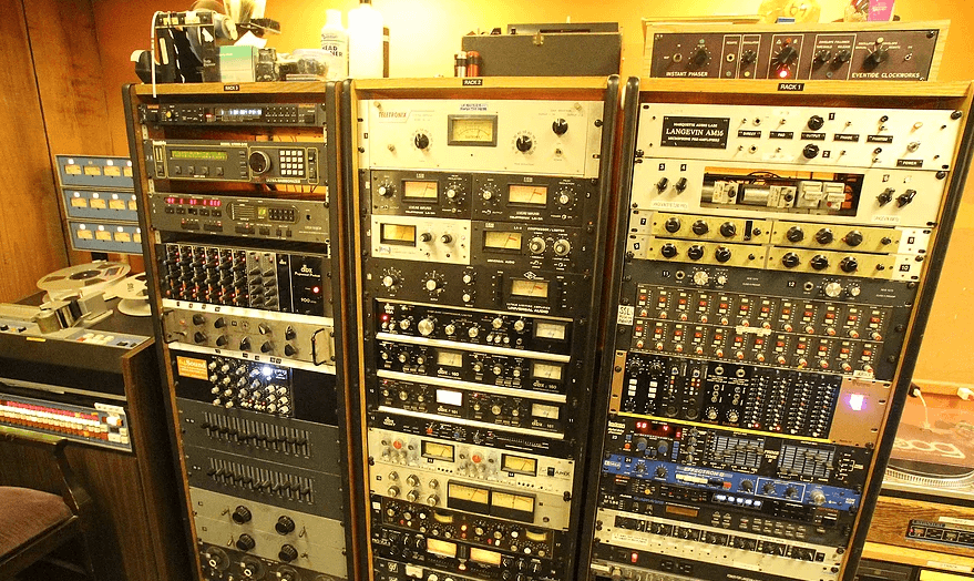 64-SOUND-STUDIO-2